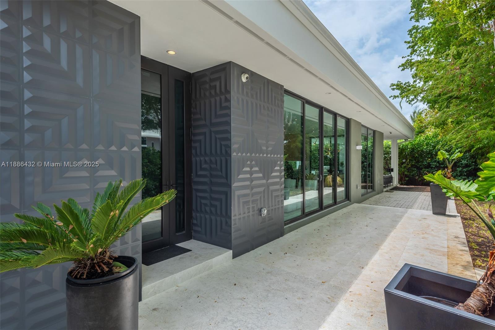 4675 NE 2nd Ave, Miami FL 33137