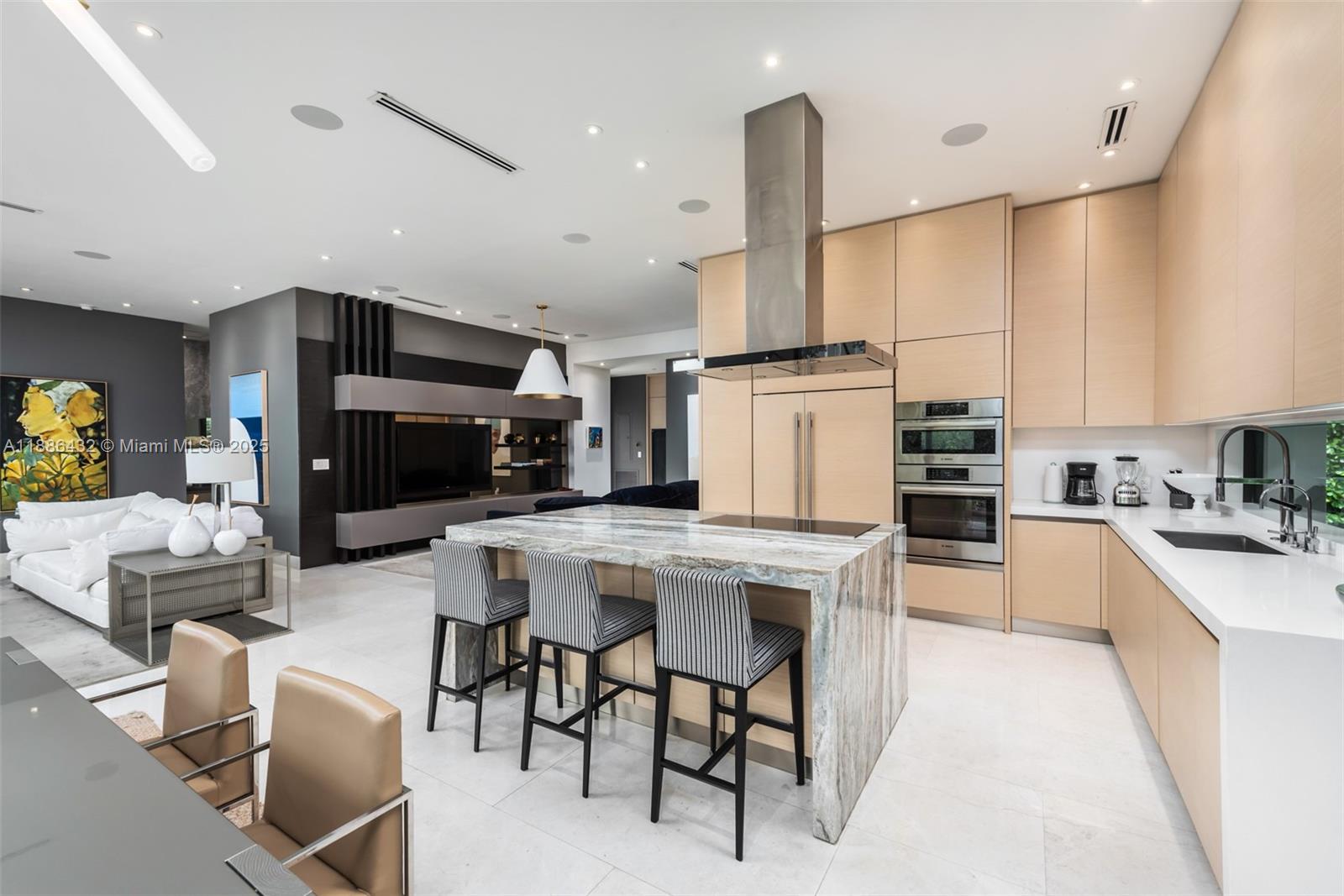 4675 NE 2nd Ave, Miami FL 33137