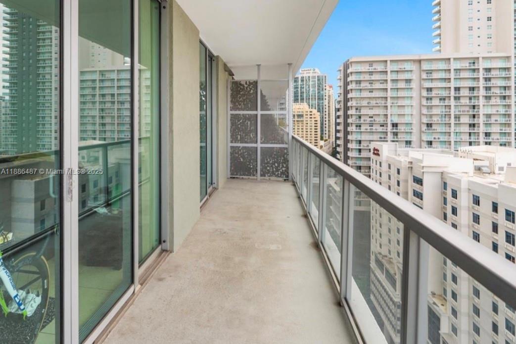 79 SW 12th St #2102-S, Miami FL 33130