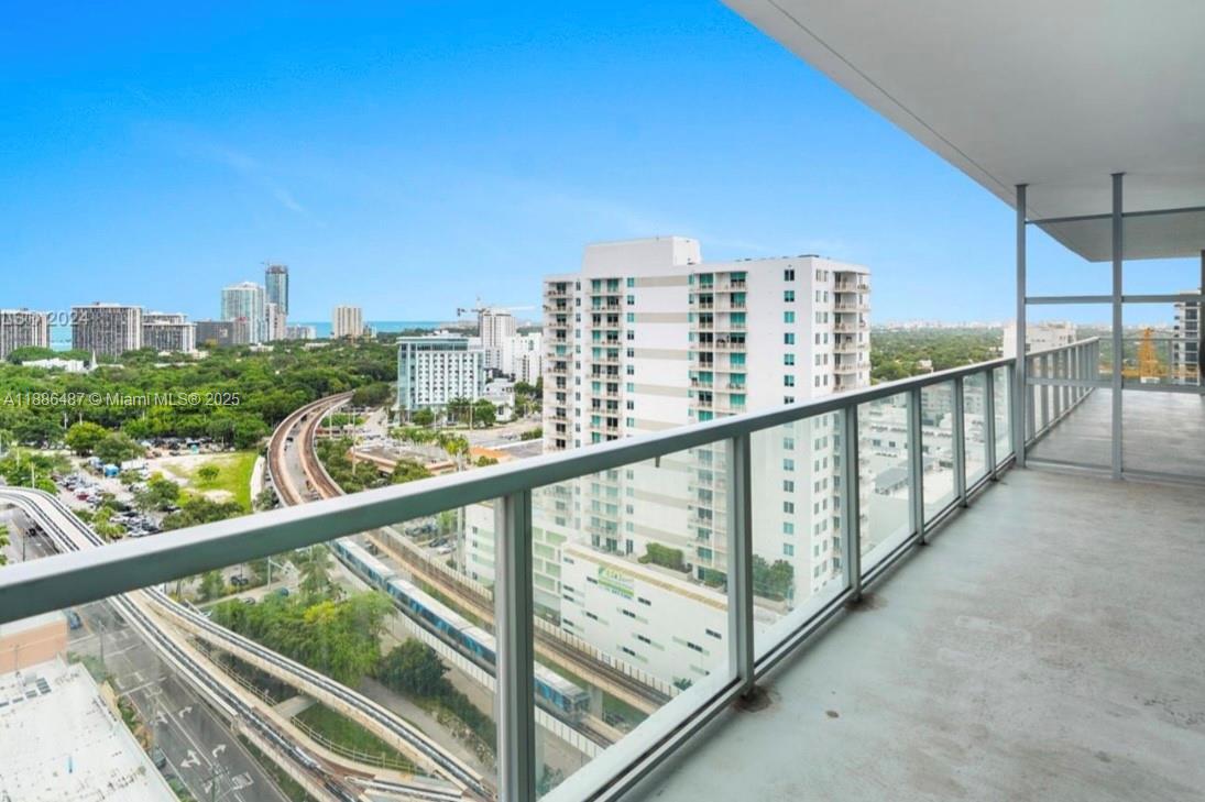 79 SW 12th St #2102-S, Miami FL 33130