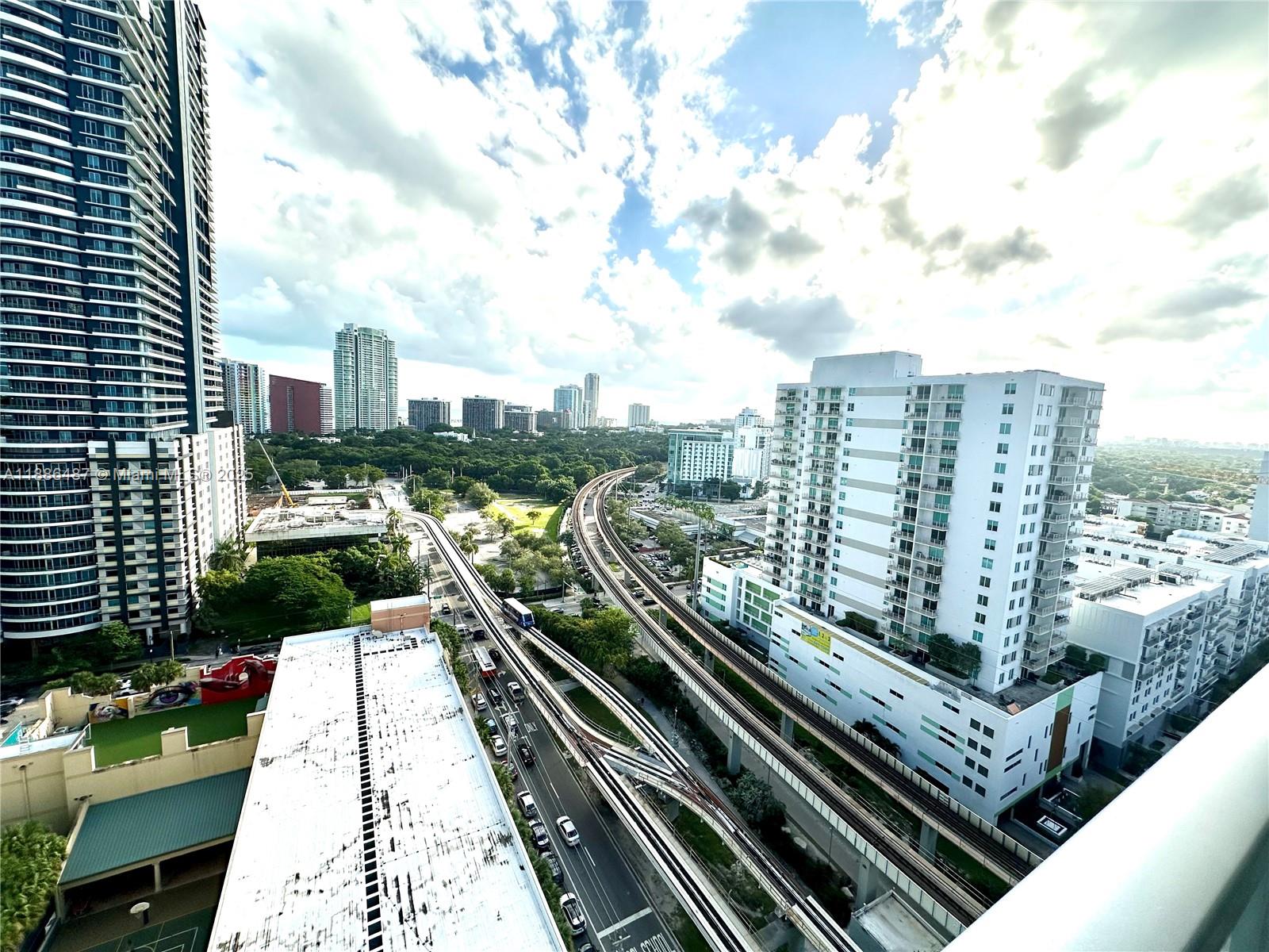79 SW 12th St #2102-S, Miami FL 33130