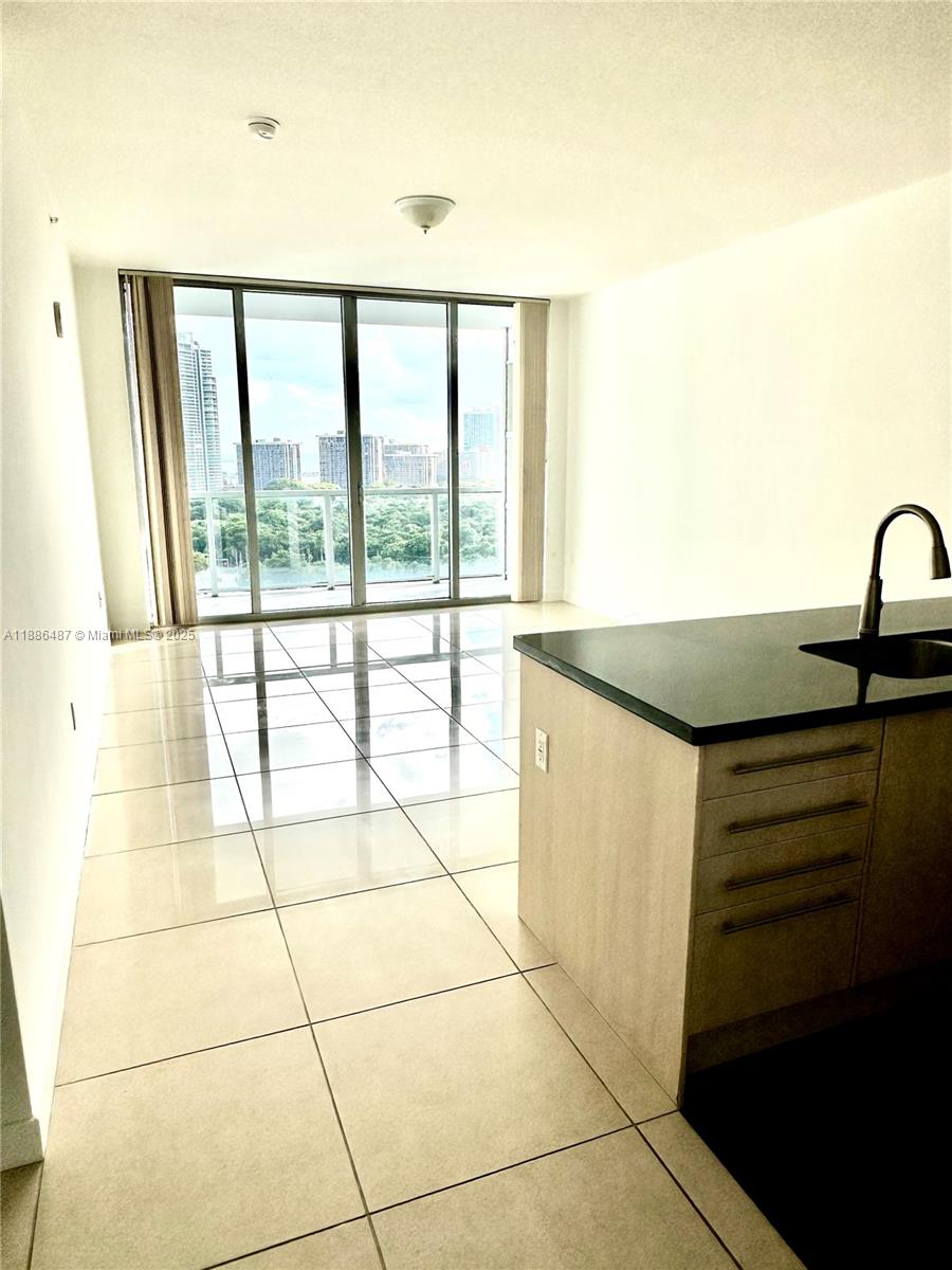 79 SW 12th St #2102-S, Miami FL 33130