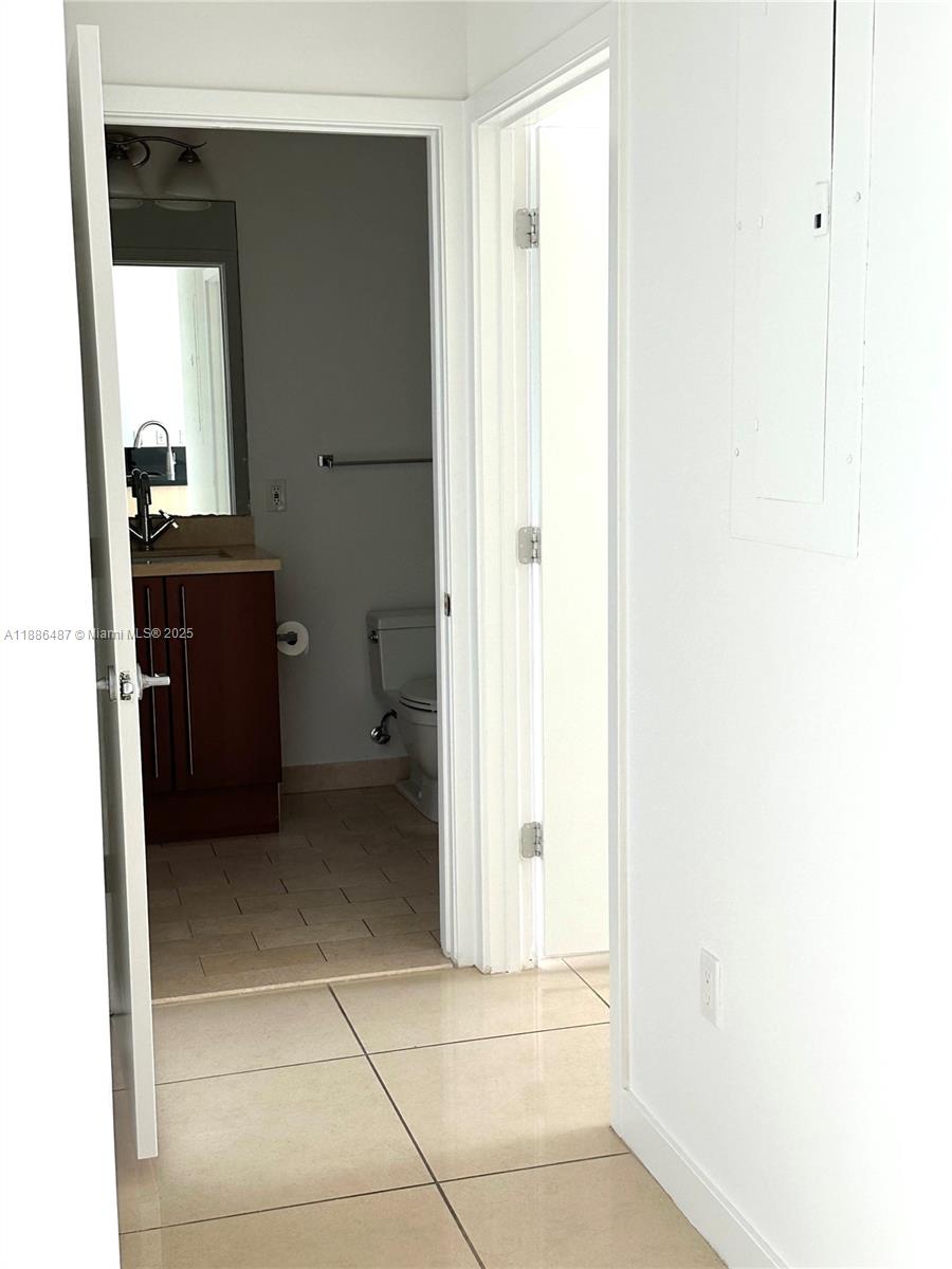 79 SW 12th St #2102-S, Miami FL 33130