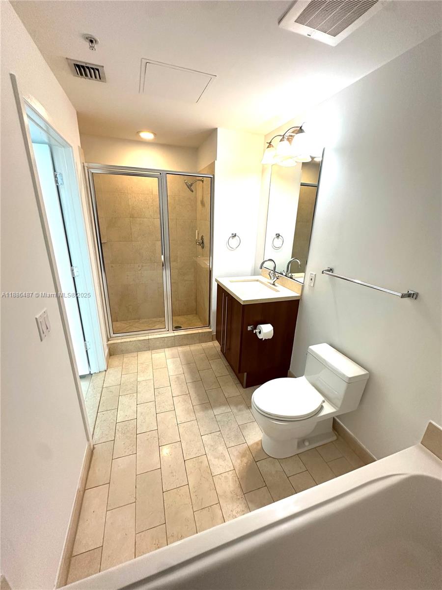 79 SW 12th St #2102-S, Miami FL 33130