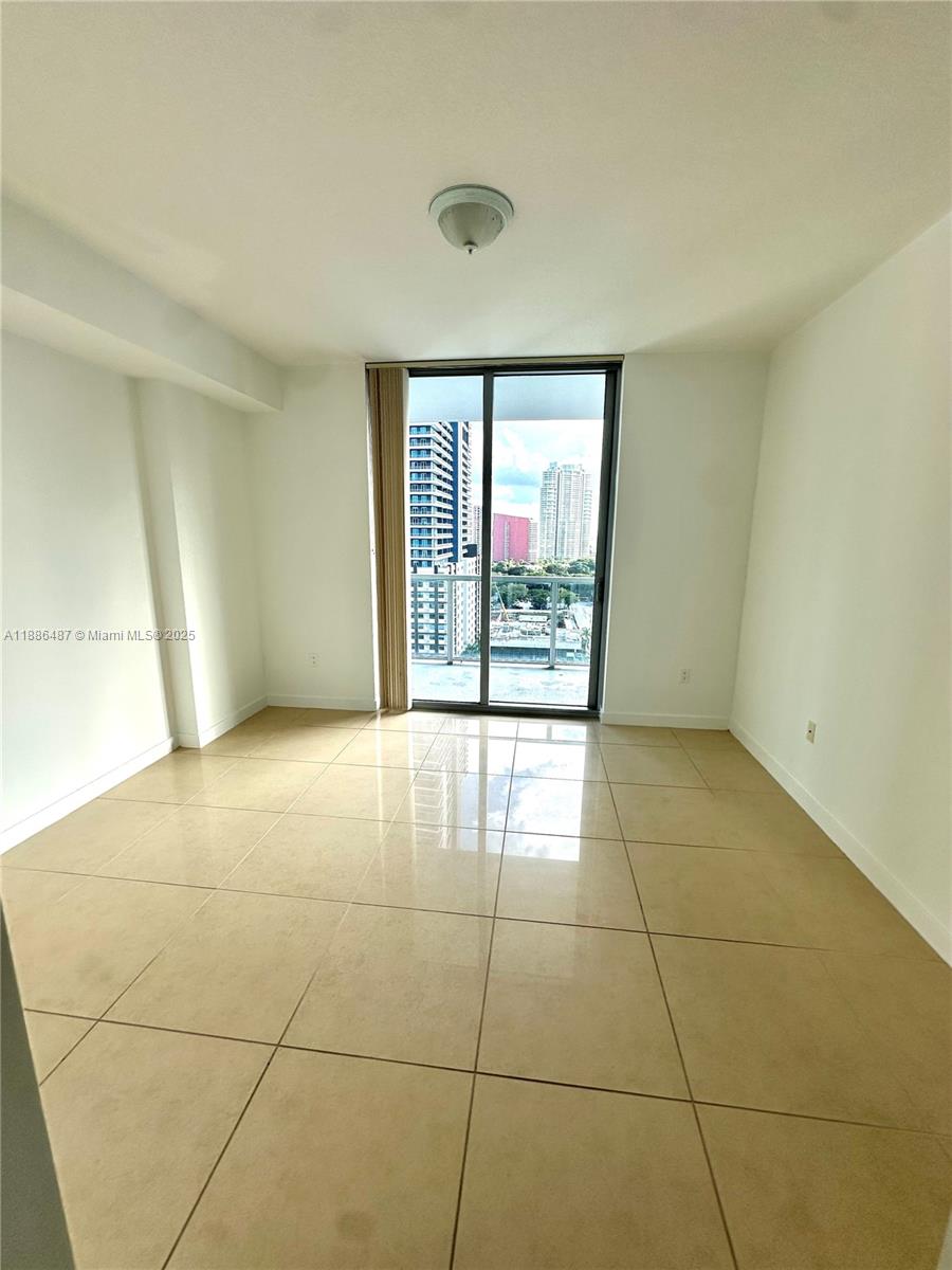 79 SW 12th St #2102-S, Miami FL 33130
