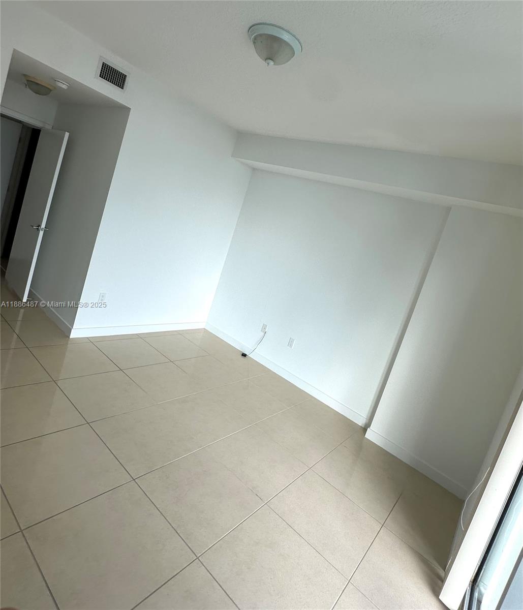 79 SW 12th St #2102-S, Miami FL 33130