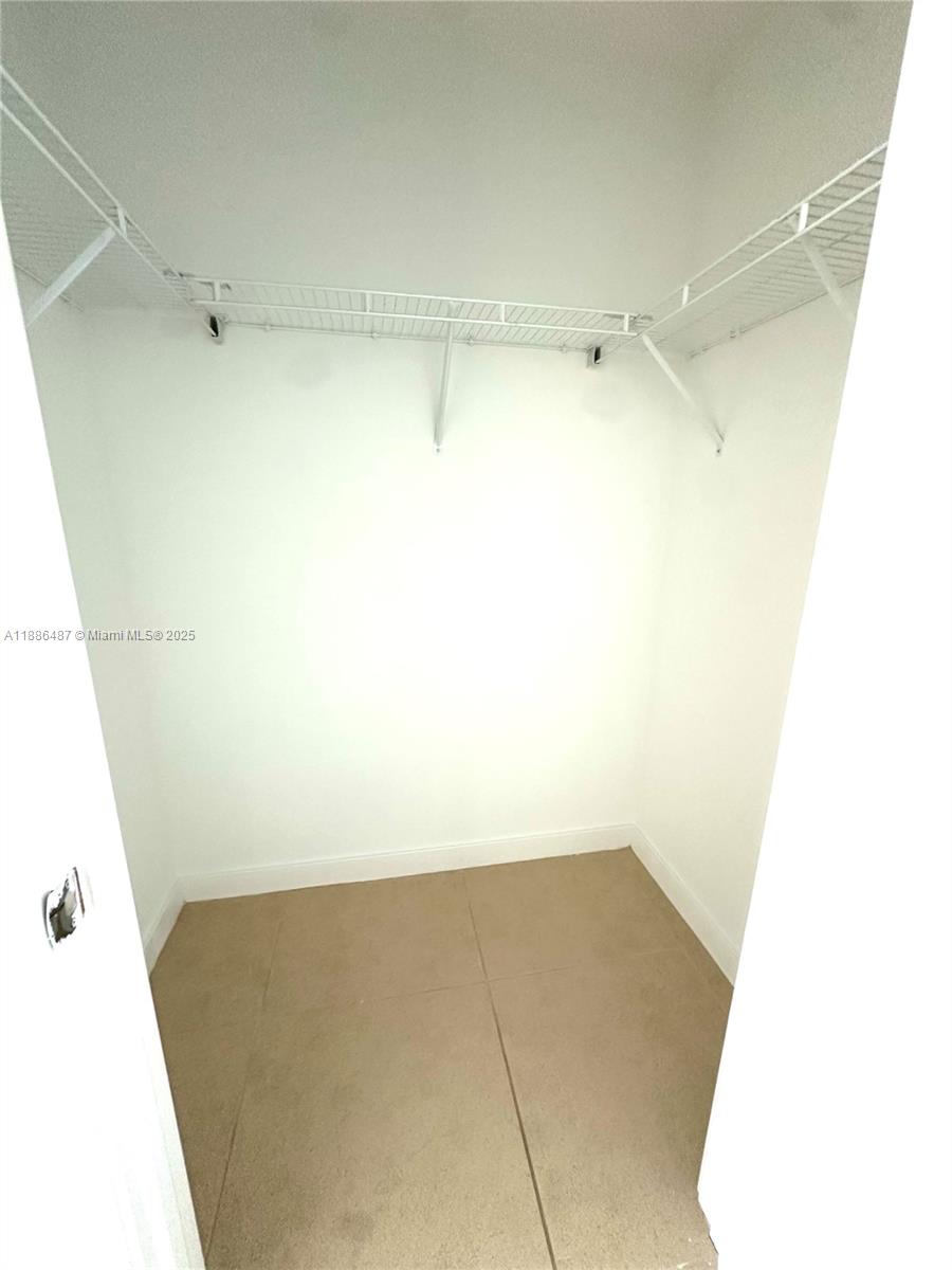 79 SW 12th St #2102-S, Miami FL 33130