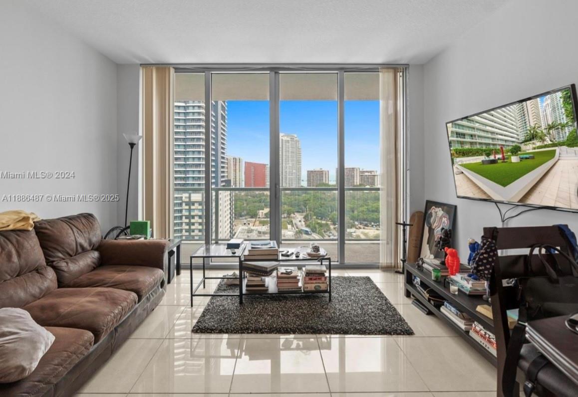 79 SW 12th St #2102-S, Miami FL 33130