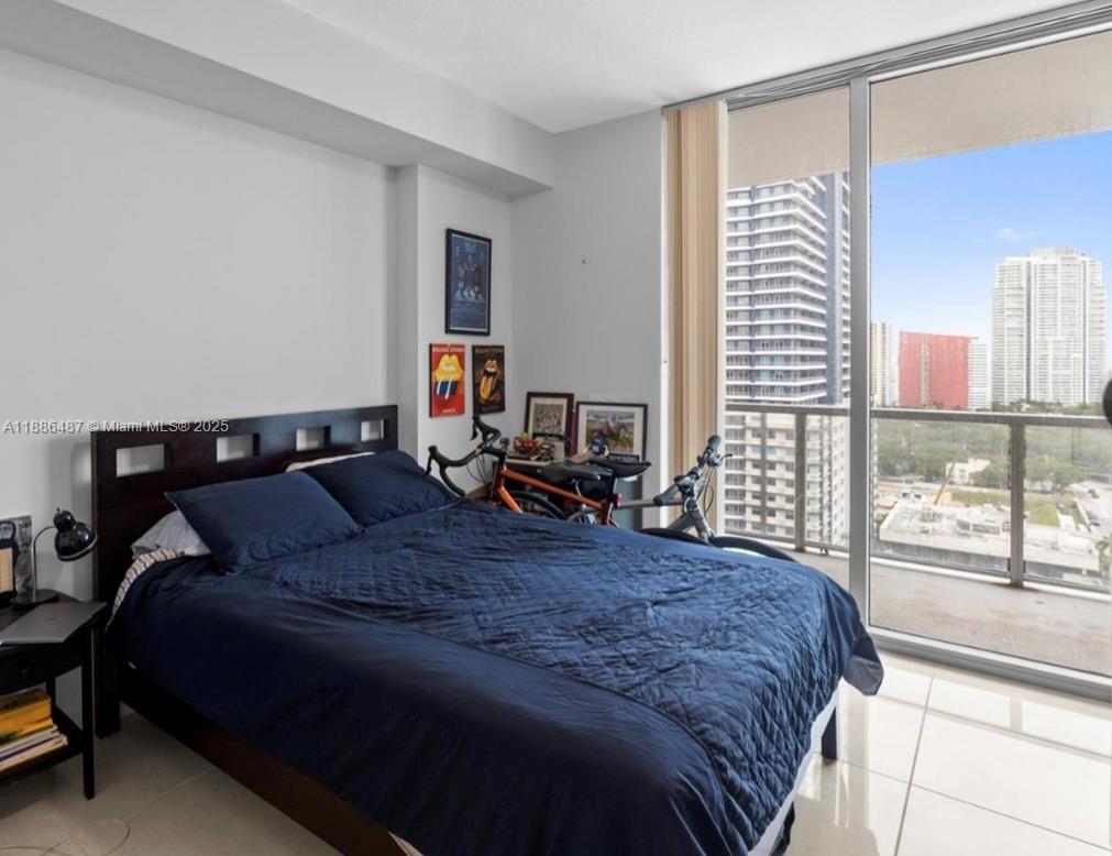 79 SW 12th St #2102-S, Miami FL 33130