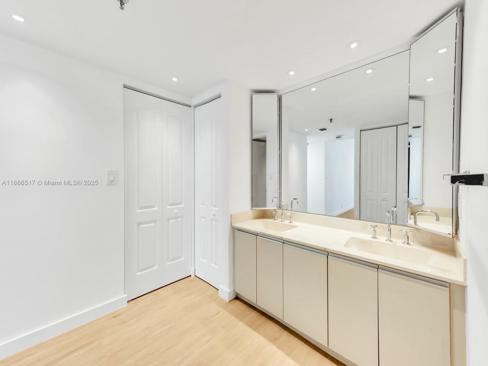 520 Brickell Key Dr #A806, Miami FL 33131
