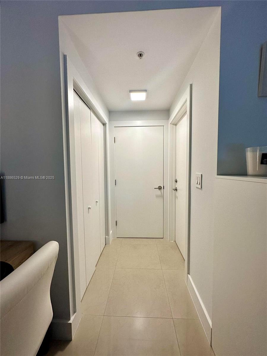 1Q. JKL,M SW 3rd St #1603, Miami FL 33130