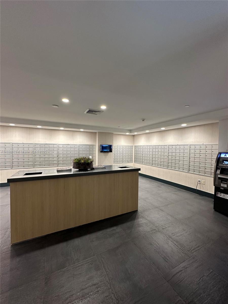 1Q. JKL,M SW 3rd St #1603, Miami FL 33130
