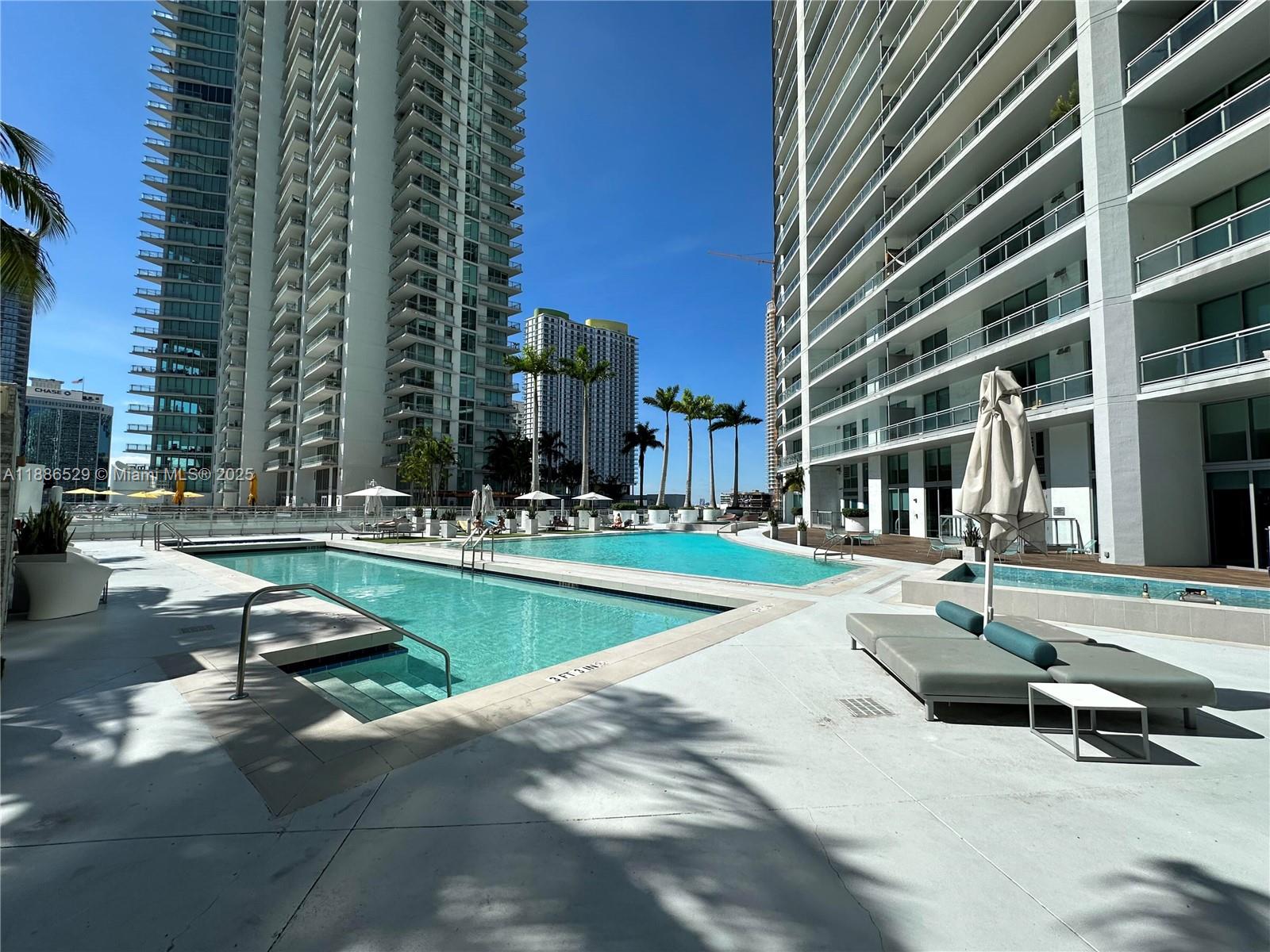 1Q. JKL,M SW 3rd St #1603, Miami FL 33130