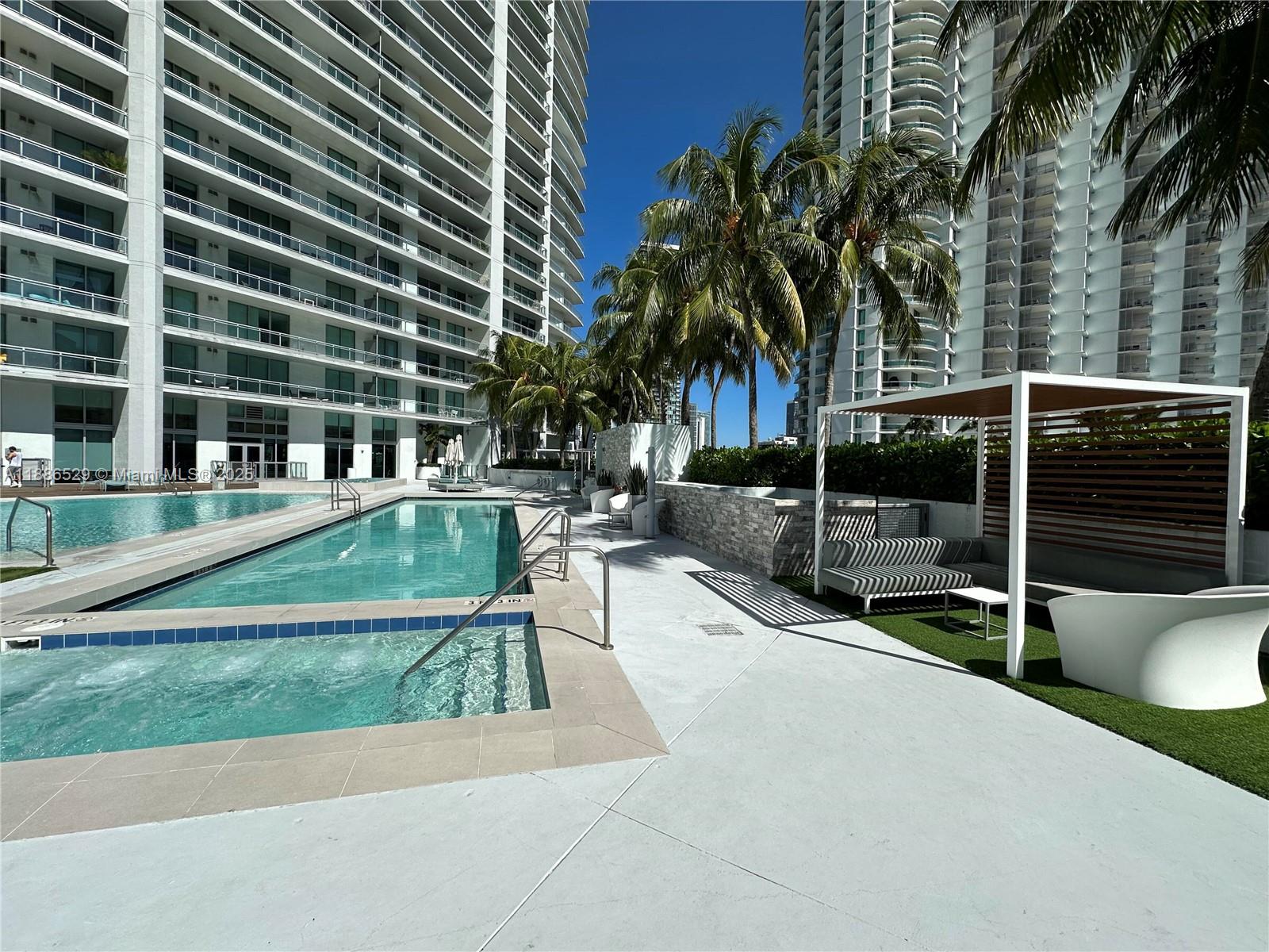 1Q. JKL,M SW 3rd St #1603, Miami FL 33130