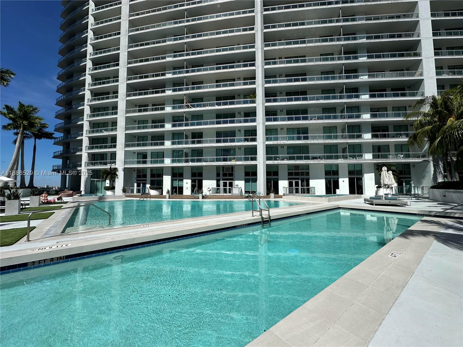 1Q. JKL,M SW 3rd St #1603, Miami FL 33130