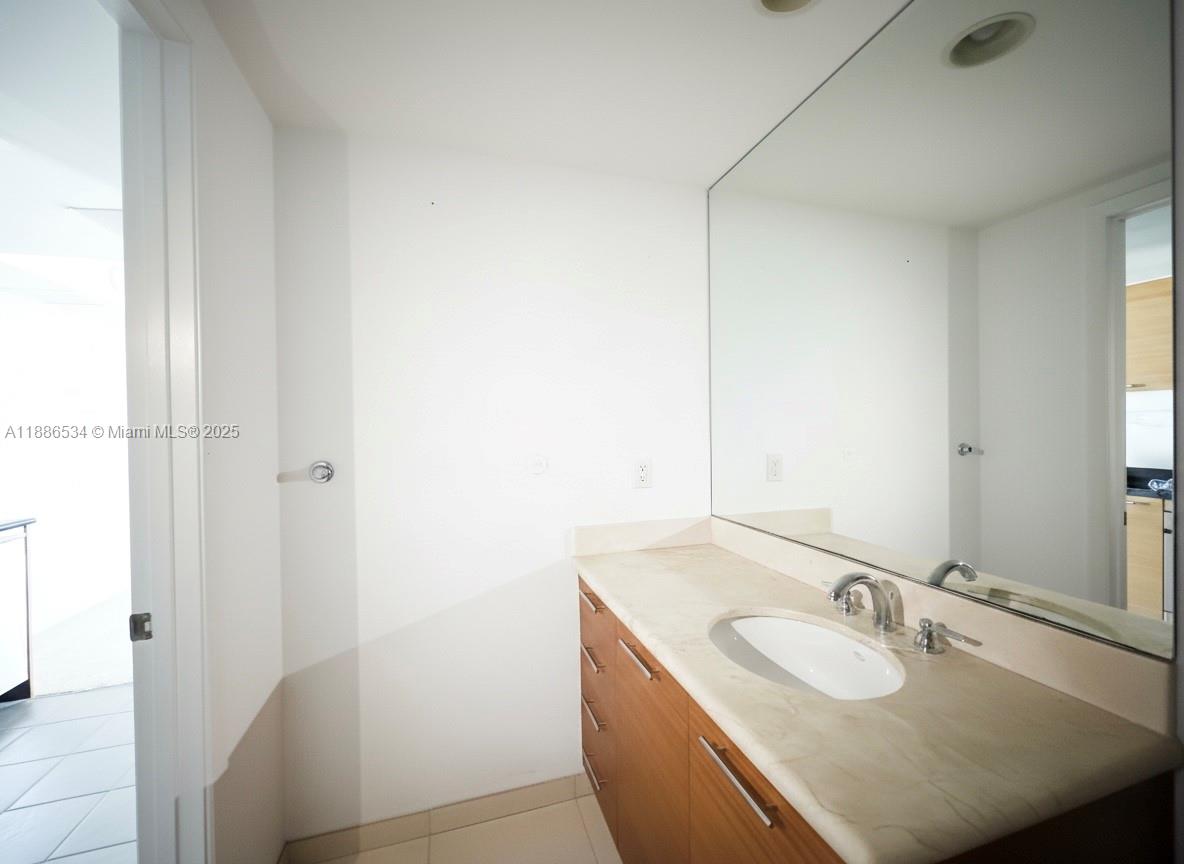 50 Biscayne Blvd #4903, Miami FL 33132