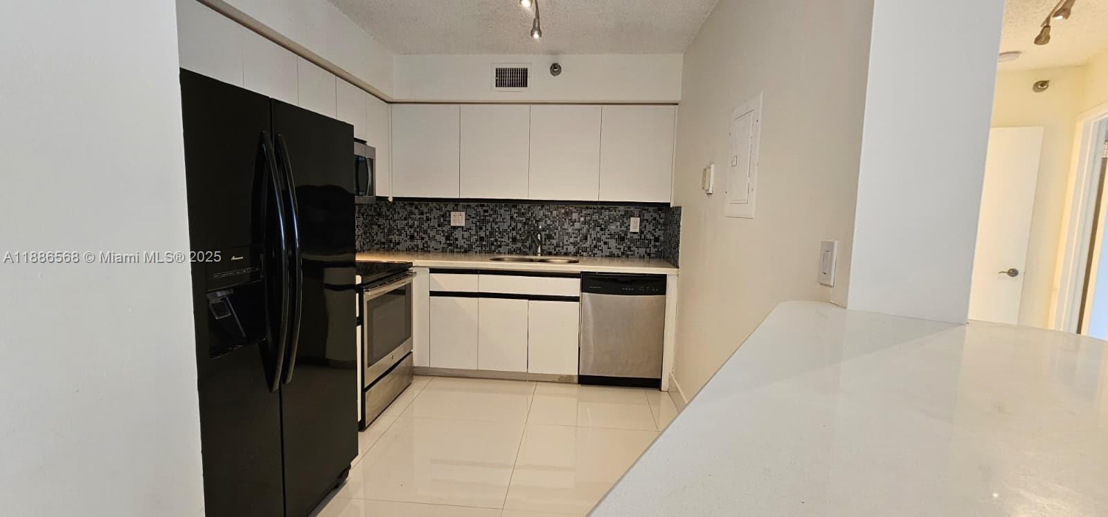 3400 NE 192nd St #303, Aventura FL 33180