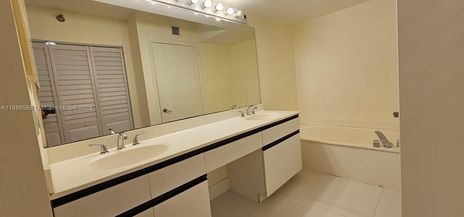 3400 NE 192nd St #303, Aventura FL 33180