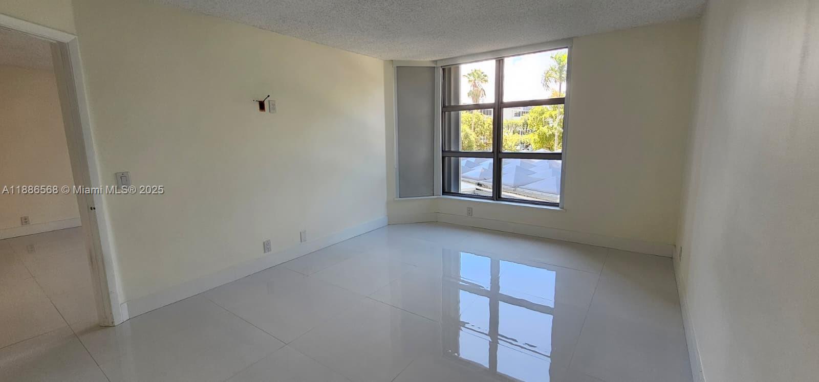 3400 NE 192nd St #303, Aventura FL 33180