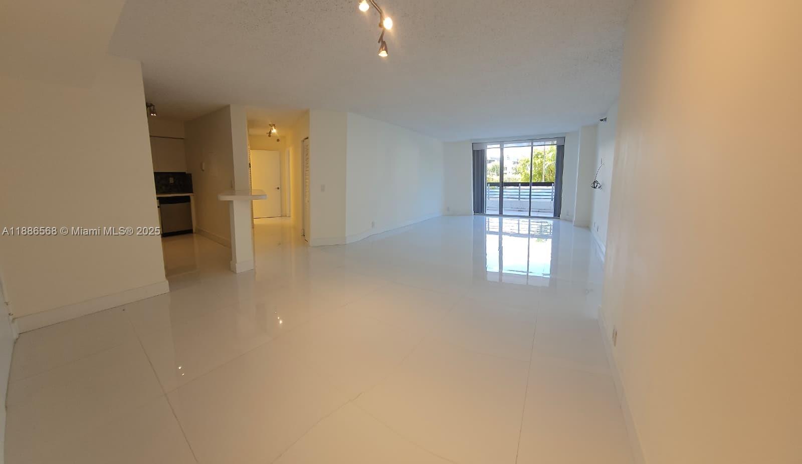 3400 NE 192nd St #303, Aventura FL 33180