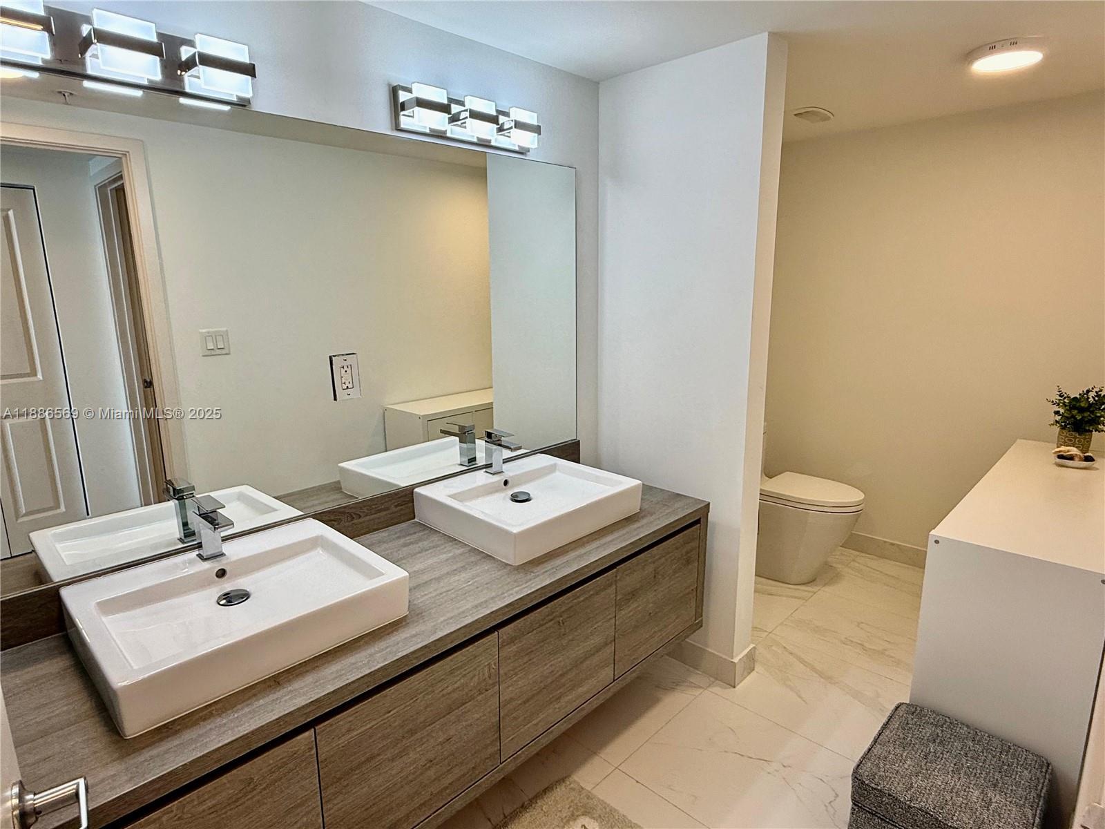 400 Sunny Isles Blvd #916, Sunny Isles Beach FL 33160