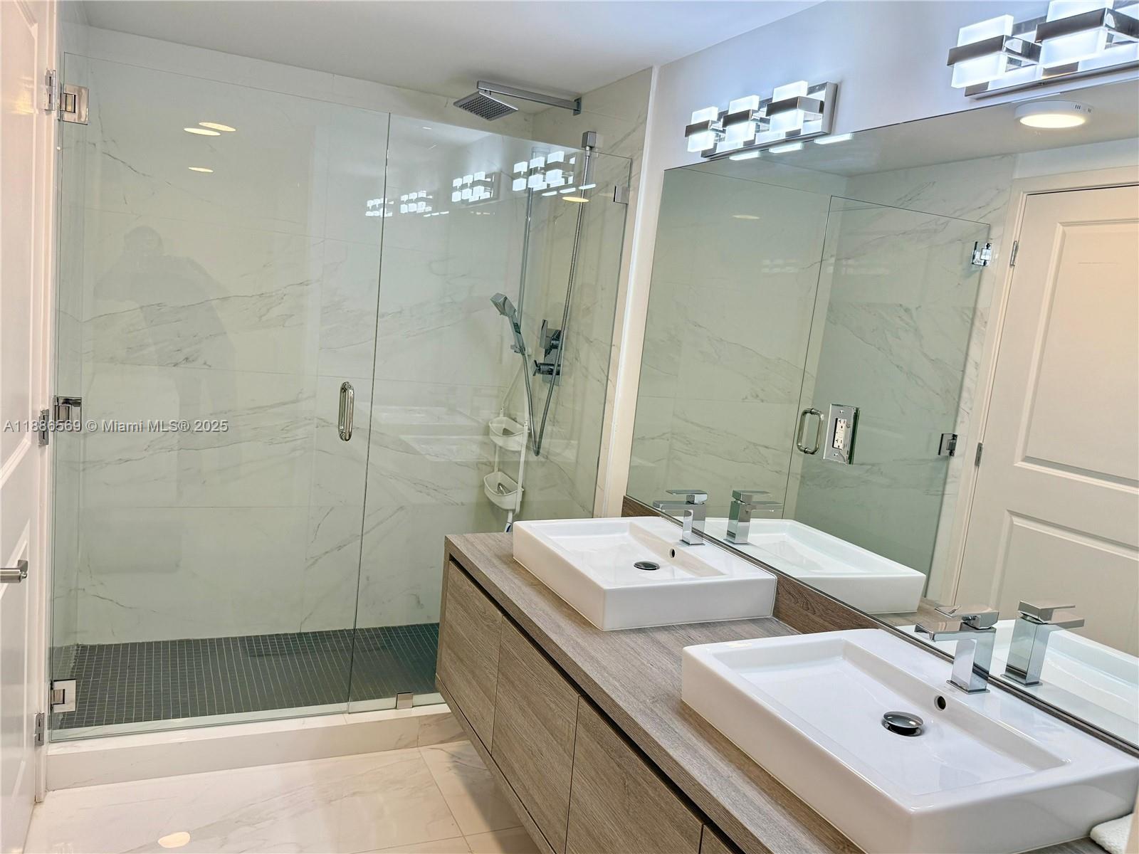 400 Sunny Isles Blvd #916, Sunny Isles Beach FL 33160