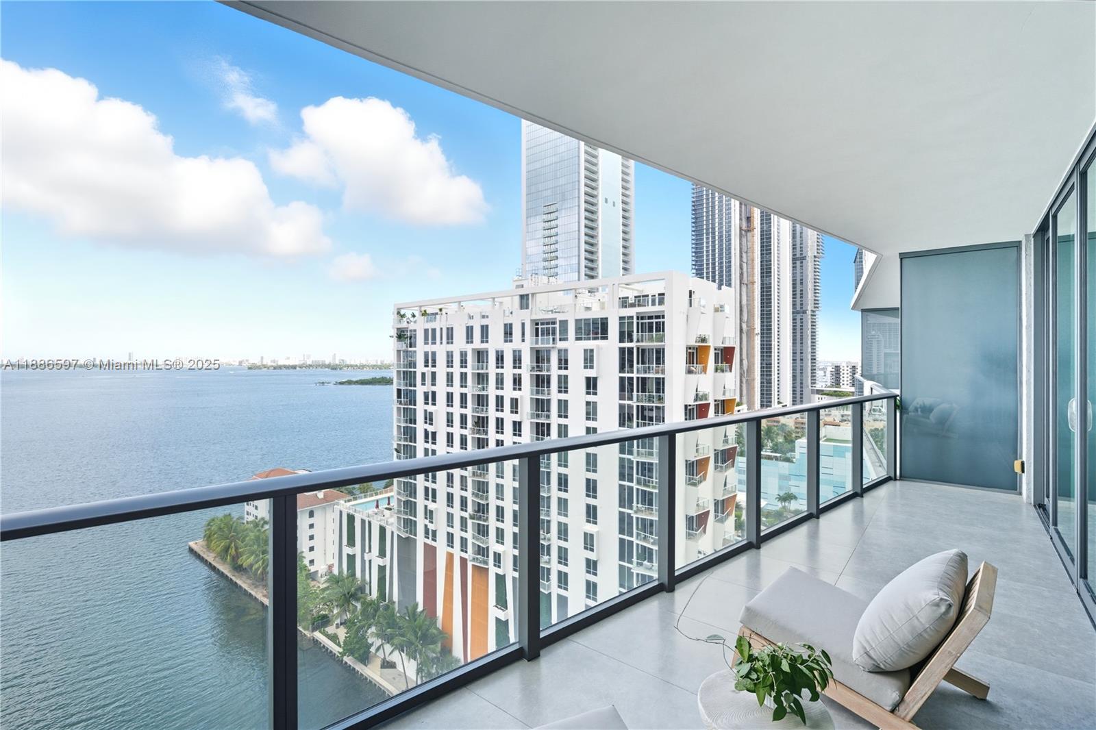 460 NE 28th St #1805, Miami FL 33137