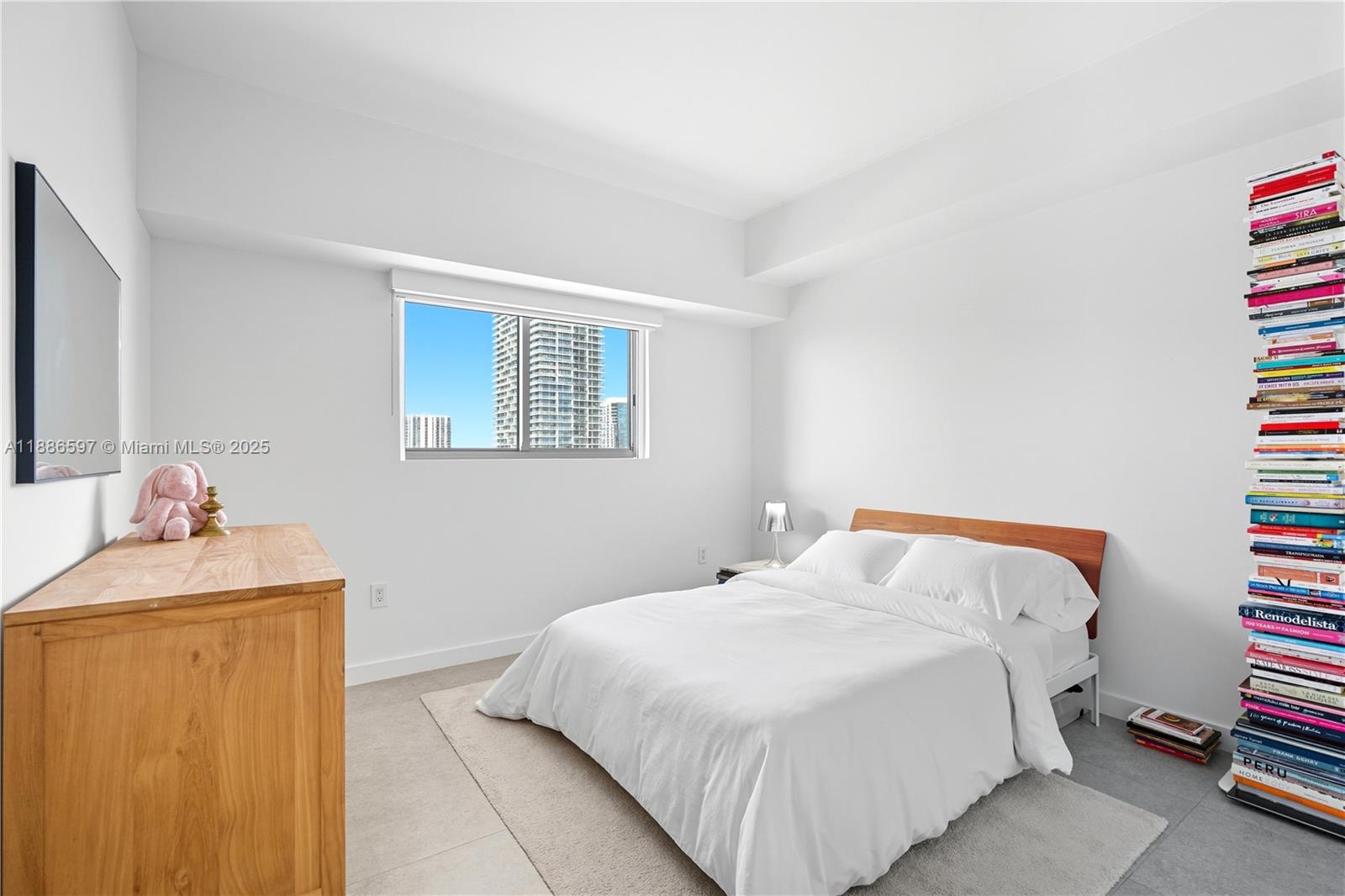 460 NE 28th St #1805, Miami FL 33137