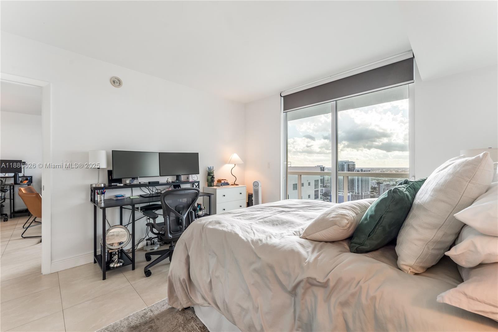 1800 N Bayshore Dr #4006, Miami FL 33132
