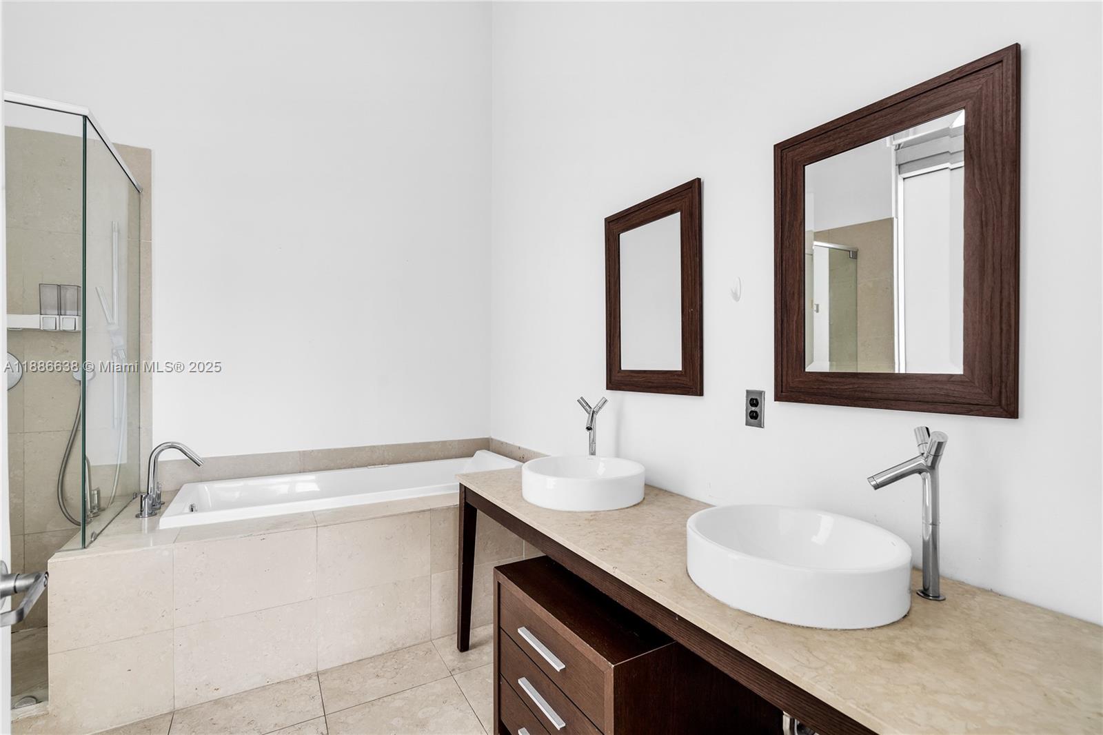 495 Brickell Ave #1510, Miami FL 33131