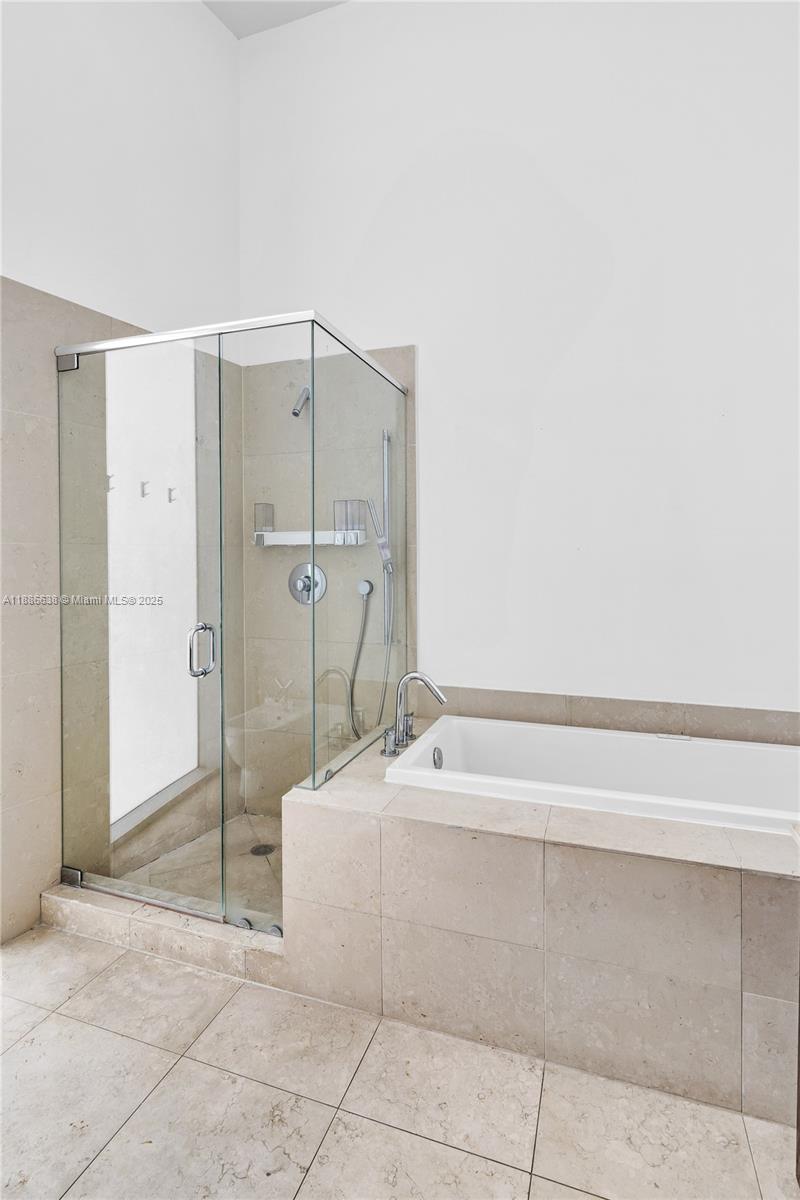 495 Brickell Ave #1510, Miami FL 33131