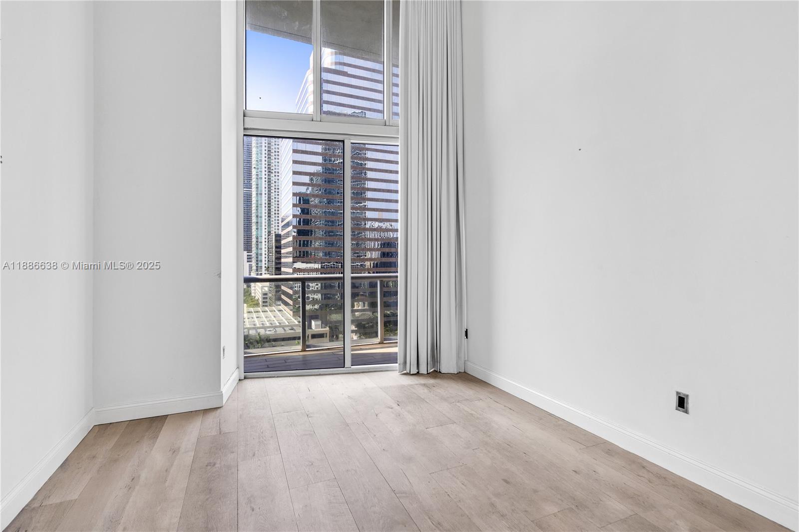 495 Brickell Ave #1510, Miami FL 33131