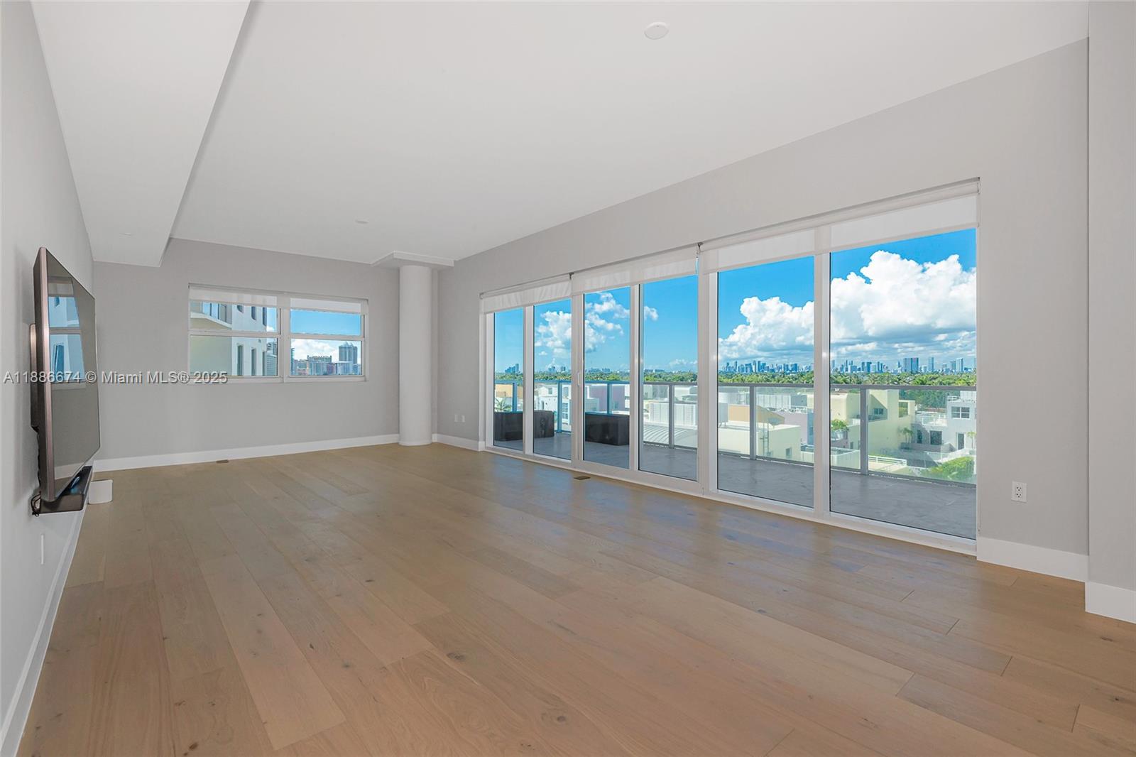 6103 Aqua Ave #605, Miami Beach FL 33141