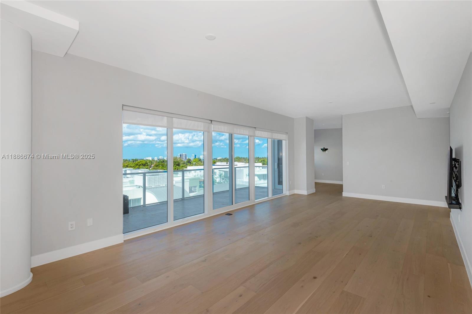6103 Aqua Ave #605, Miami Beach FL 33141