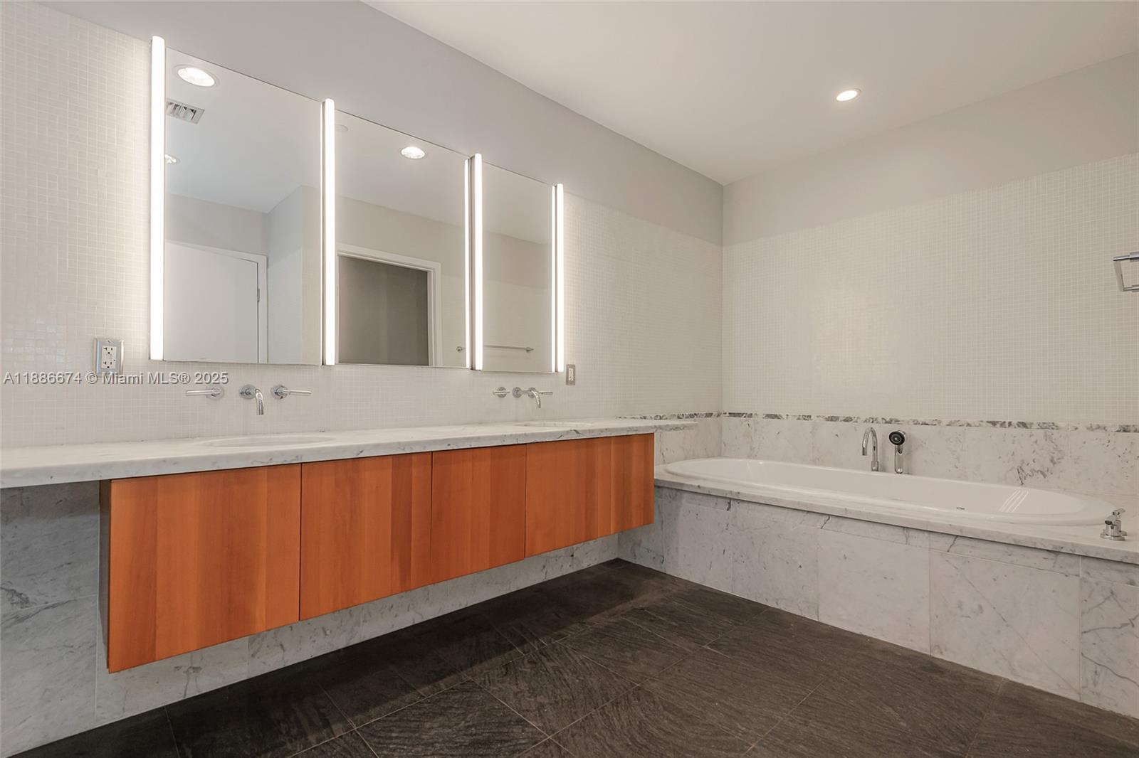 6103 Aqua Ave #605, Miami Beach FL 33141
