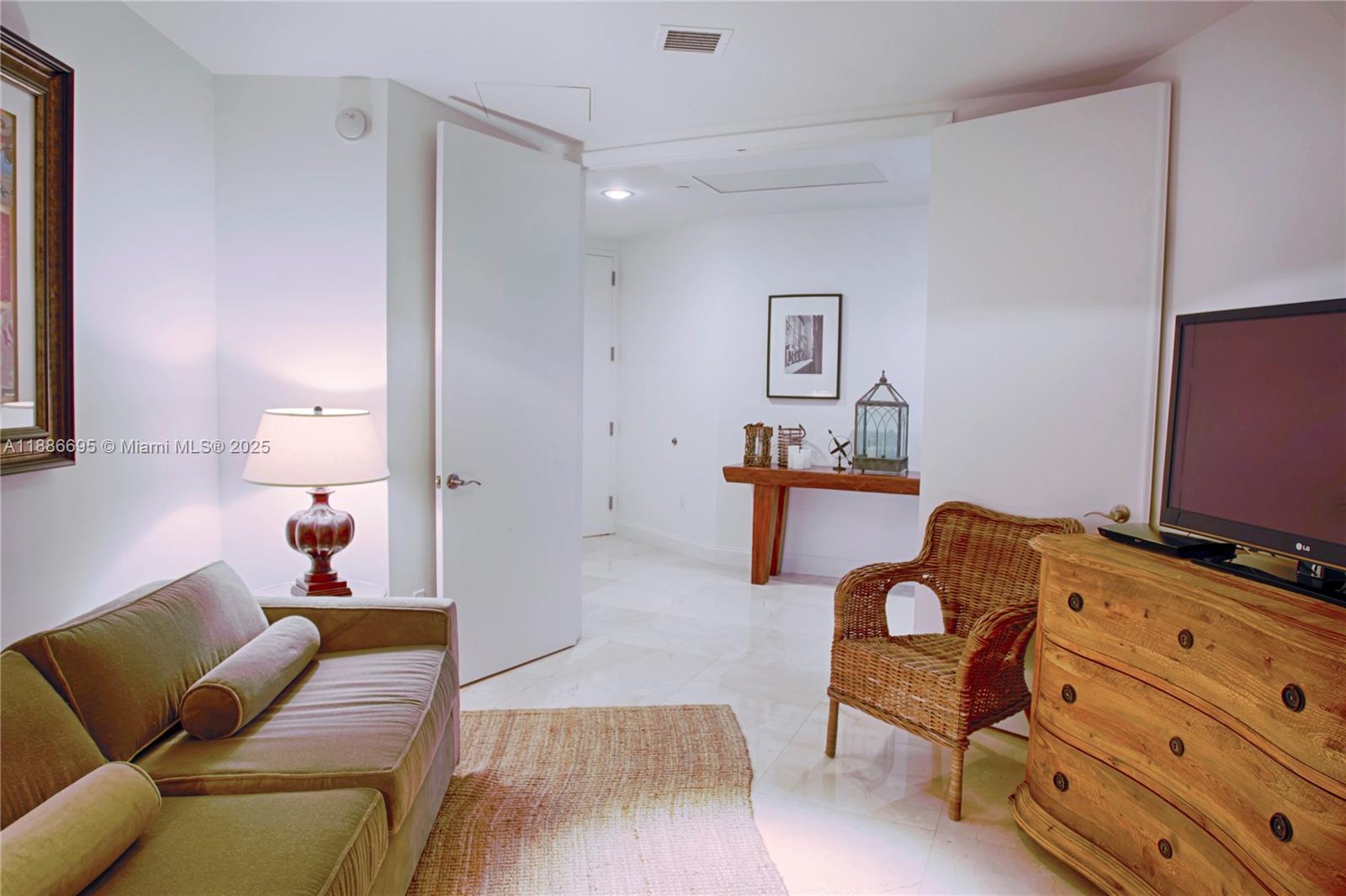 15811 Collins Ave #2303, Sunny Isles Beach FL 33160