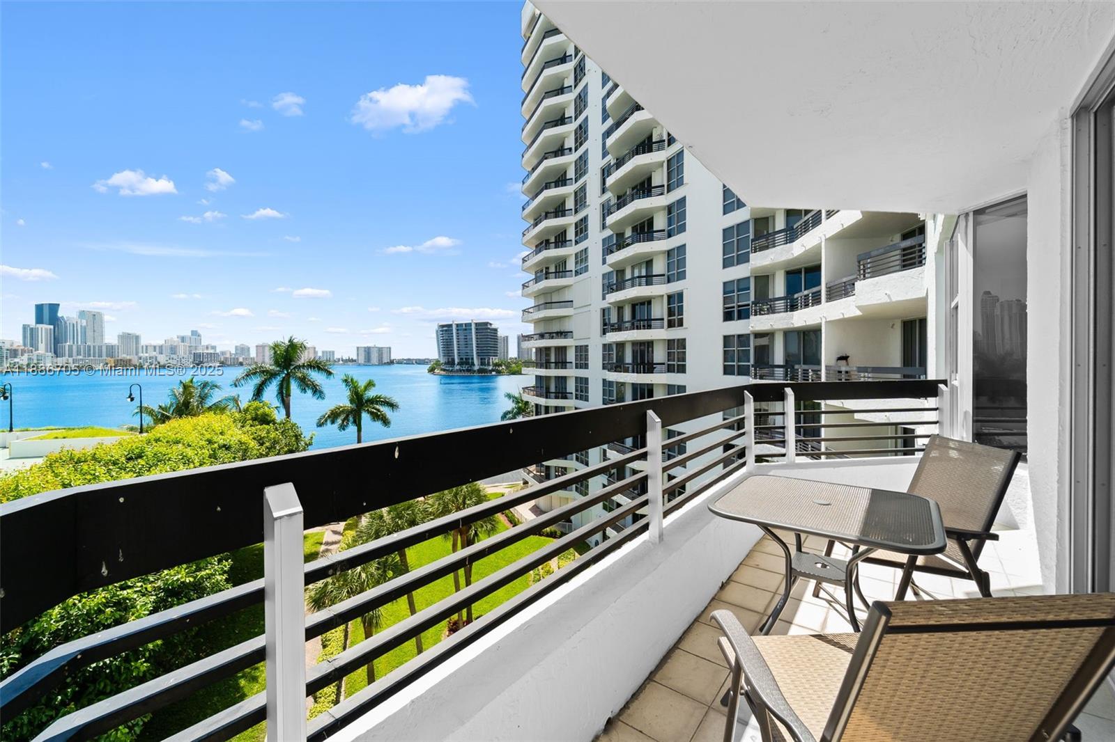 3600 Mystic Pointe Dr #614, Aventura FL 33180