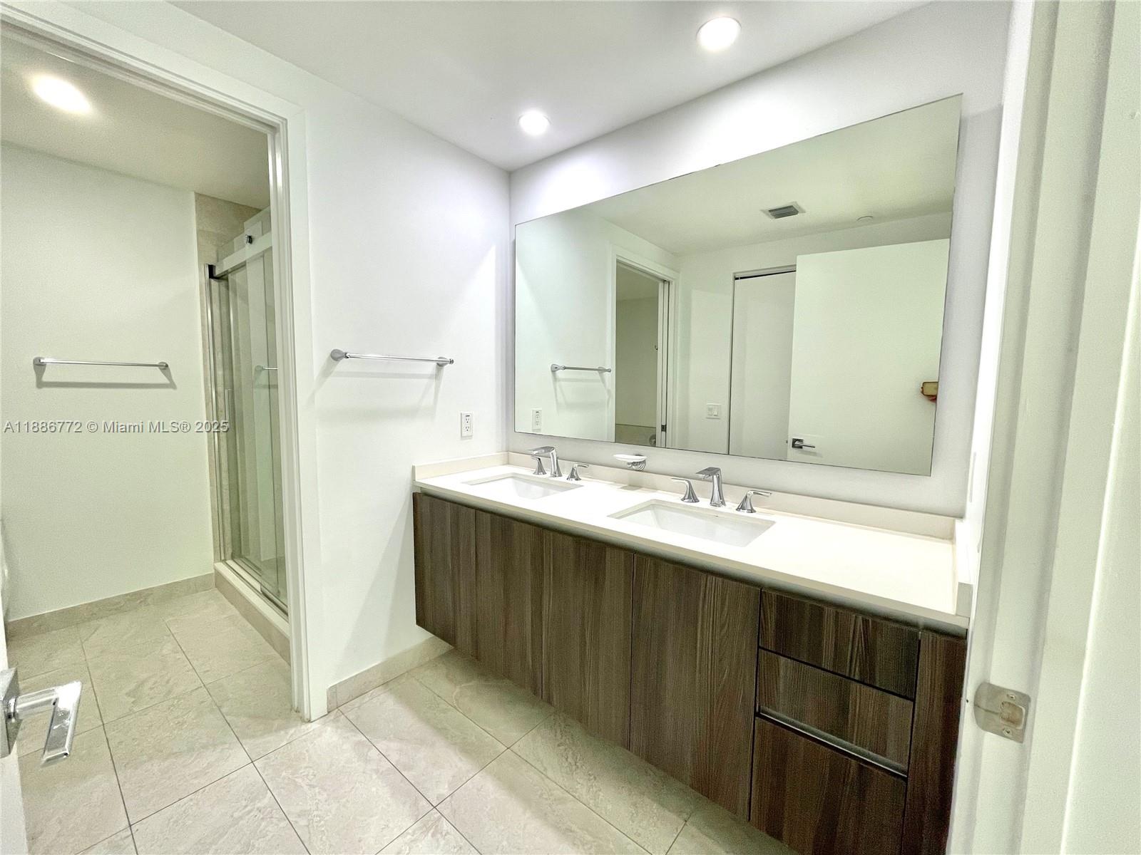 488 NE 18th St #2804, Miami FL 33132
