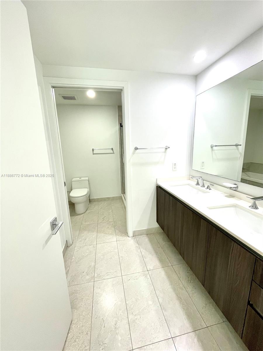 488 NE 18th St #2804, Miami FL 33132