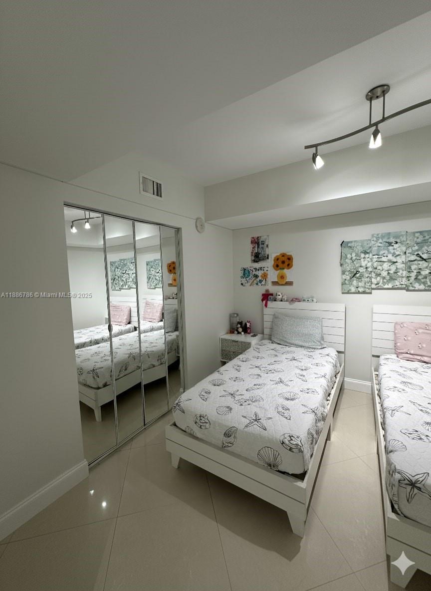 16699 Collins Ave #1806, Sunny Isles Beach FL 33160