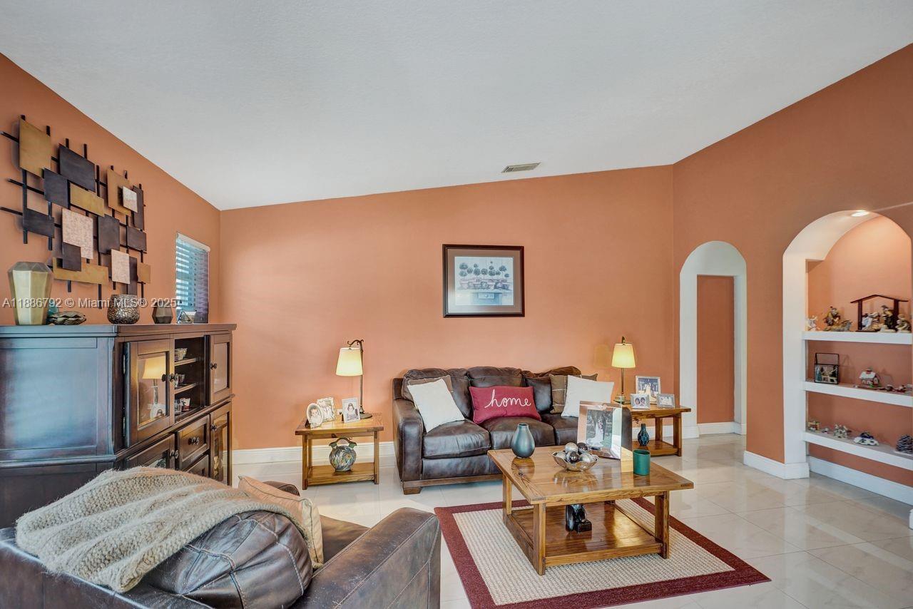 16451 SW 98th Ter, Miami FL 33196