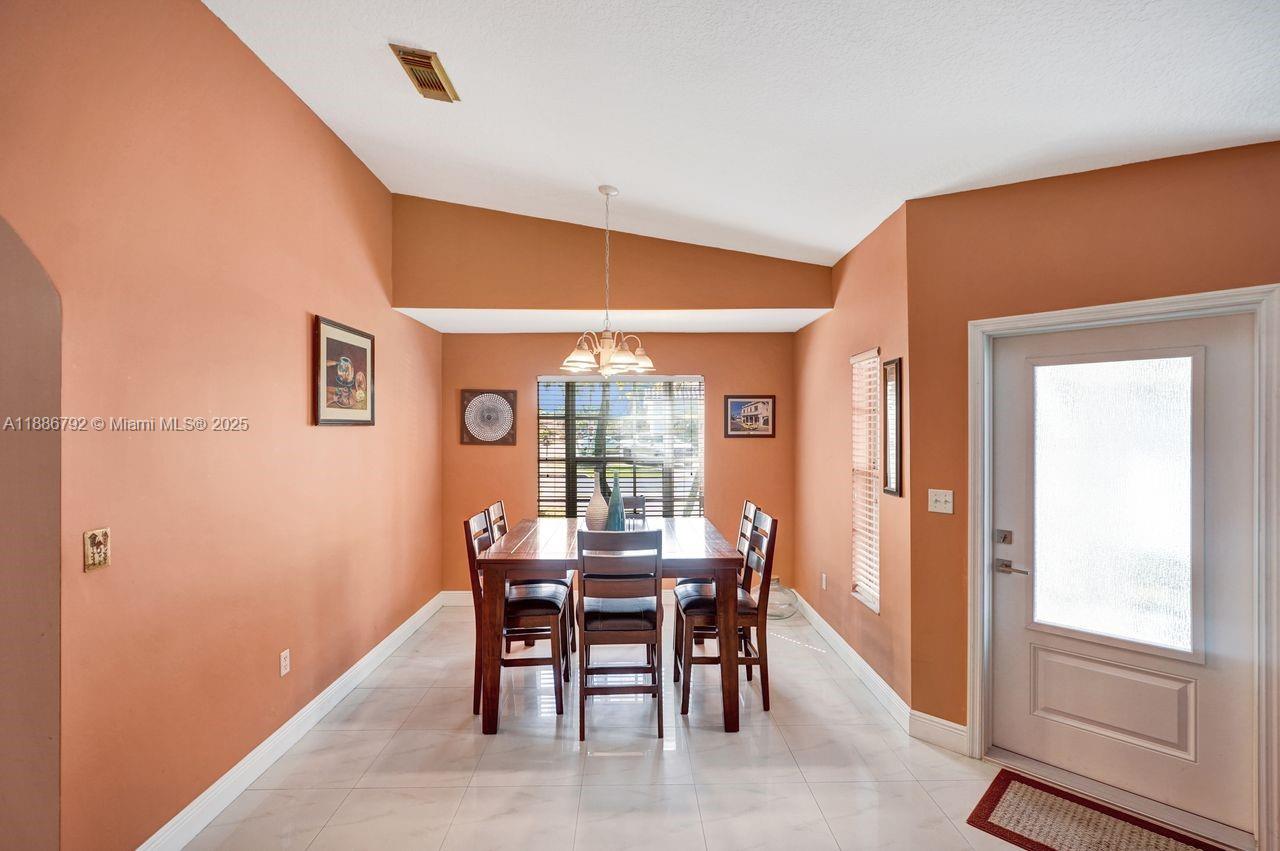 16451 SW 98th Ter, Miami FL 33196