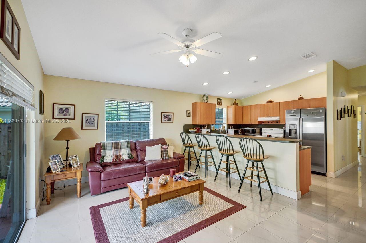 16451 SW 98th Ter, Miami FL 33196