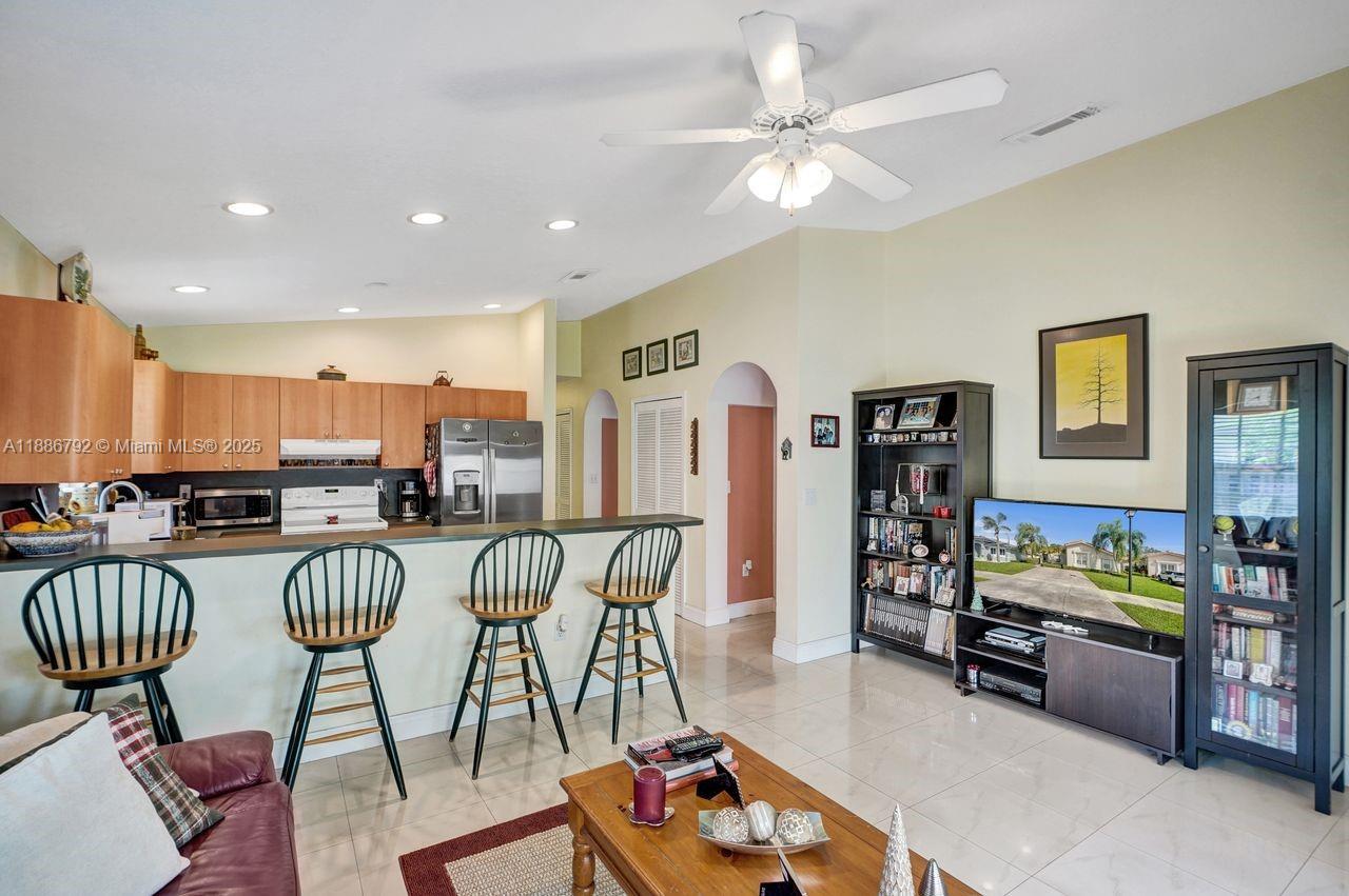 16451 SW 98th Ter, Miami FL 33196