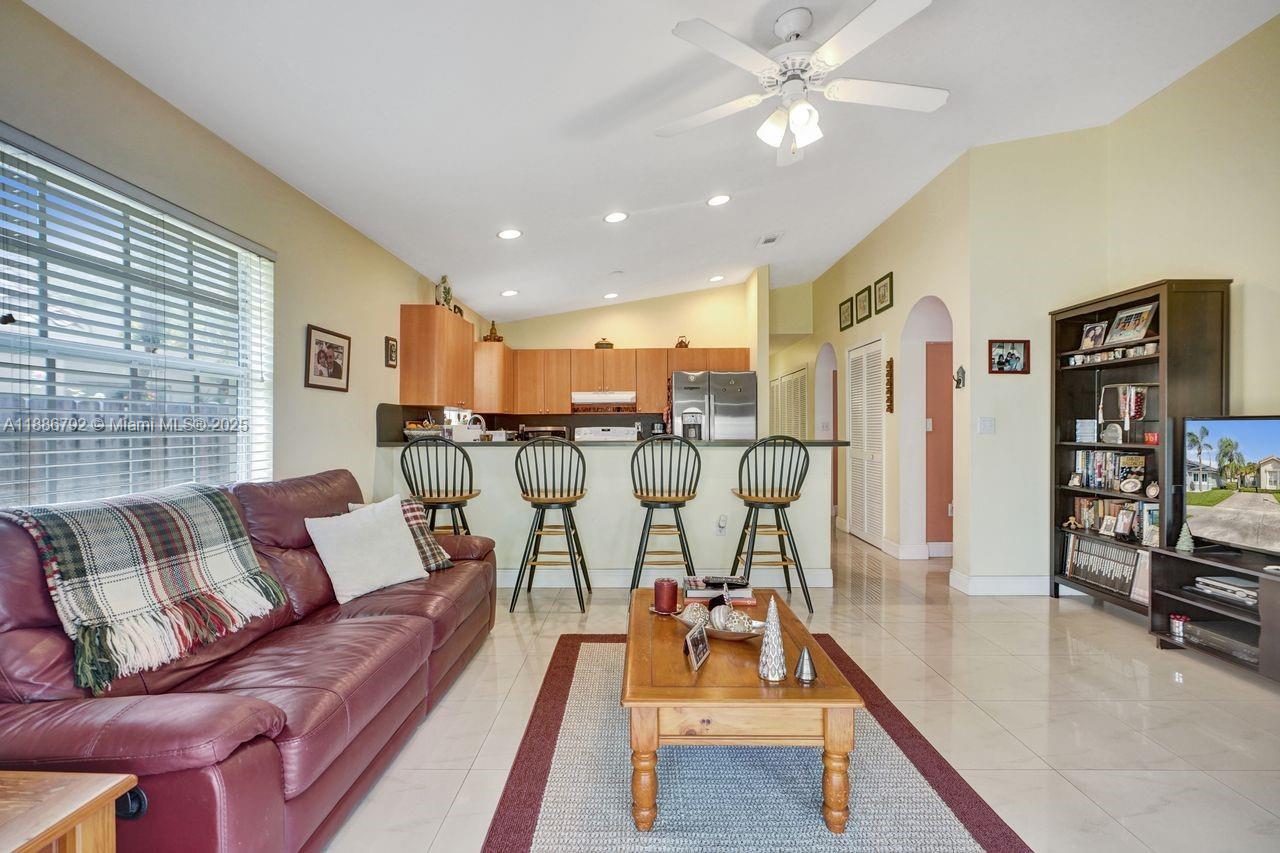 16451 SW 98th Ter, Miami FL 33196