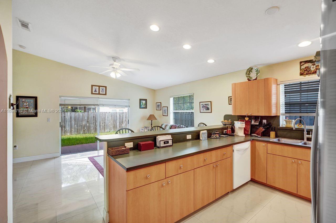 16451 SW 98th Ter, Miami FL 33196