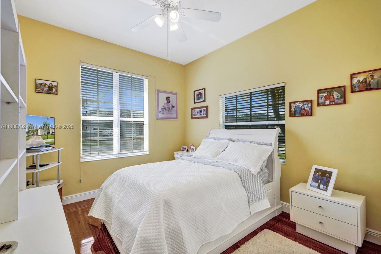 16451 SW 98th Ter, Miami FL 33196