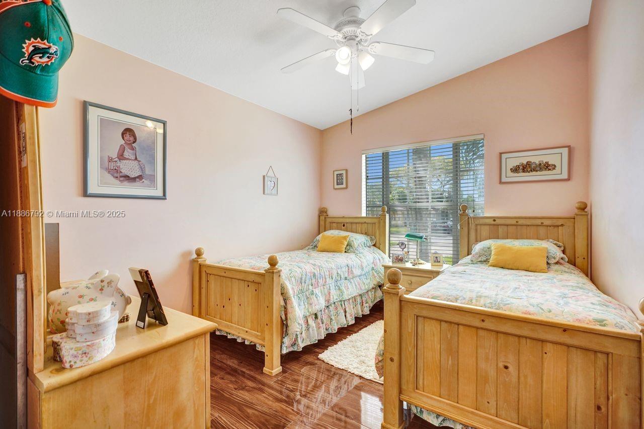 16451 SW 98th Ter, Miami FL 33196