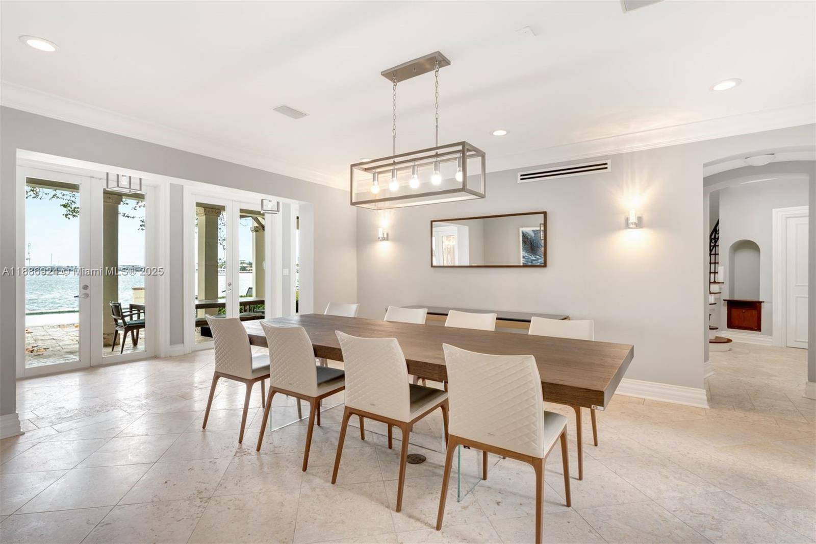 11 E Rivo Alto Dr, Miami Beach FL 33139