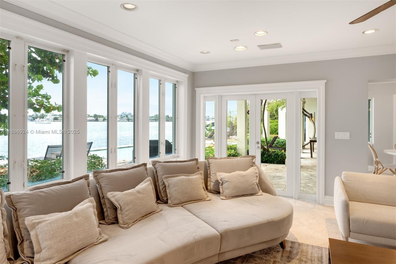 11 E Rivo Alto Dr, Miami Beach FL 33139
